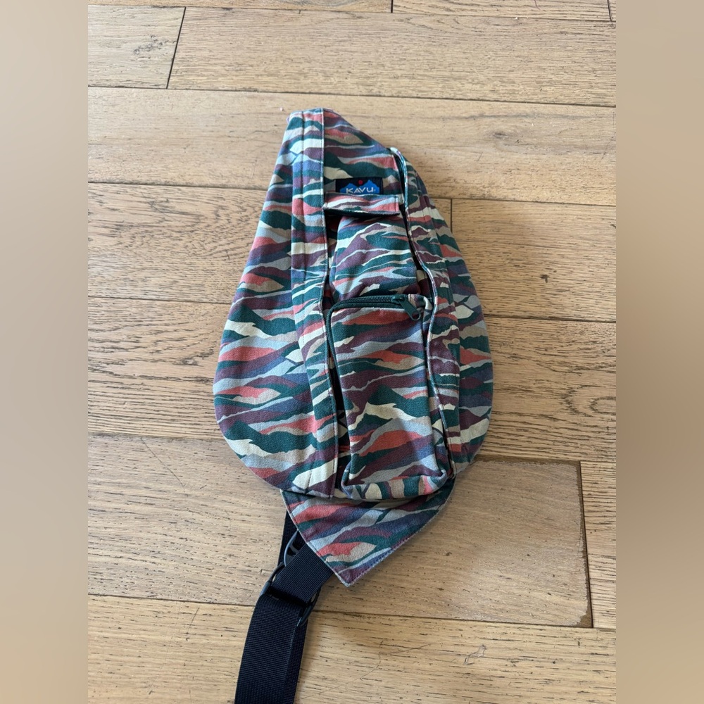 Kavu Canvas Green and‎ Brown Sling Rope Bag